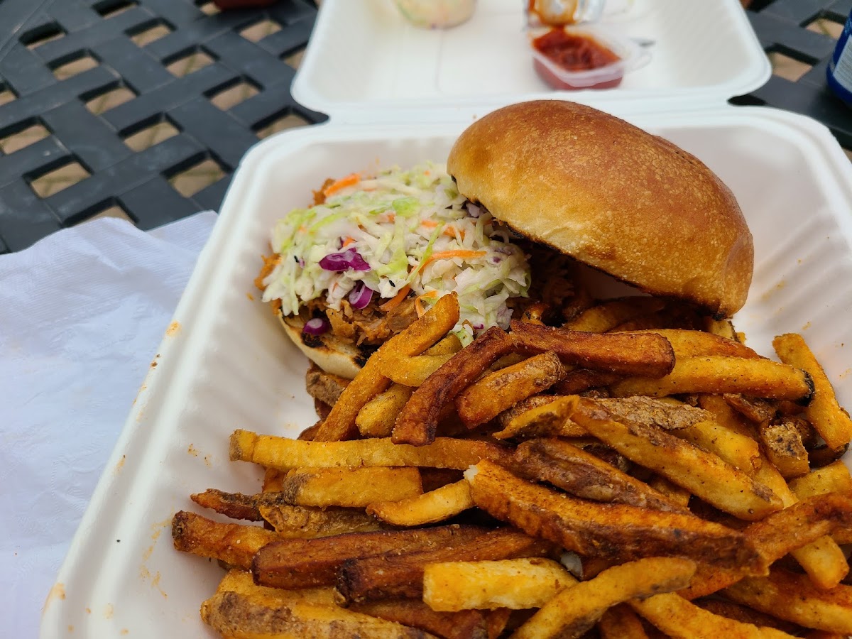 Crossroads Convenience